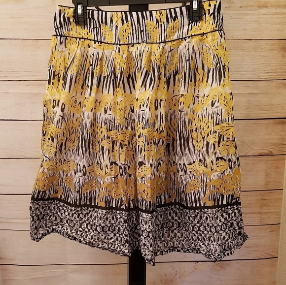 JohnPaulRichard Dresses & Skirts - JohnPaulRichard pleated flowy skirt sz Medium